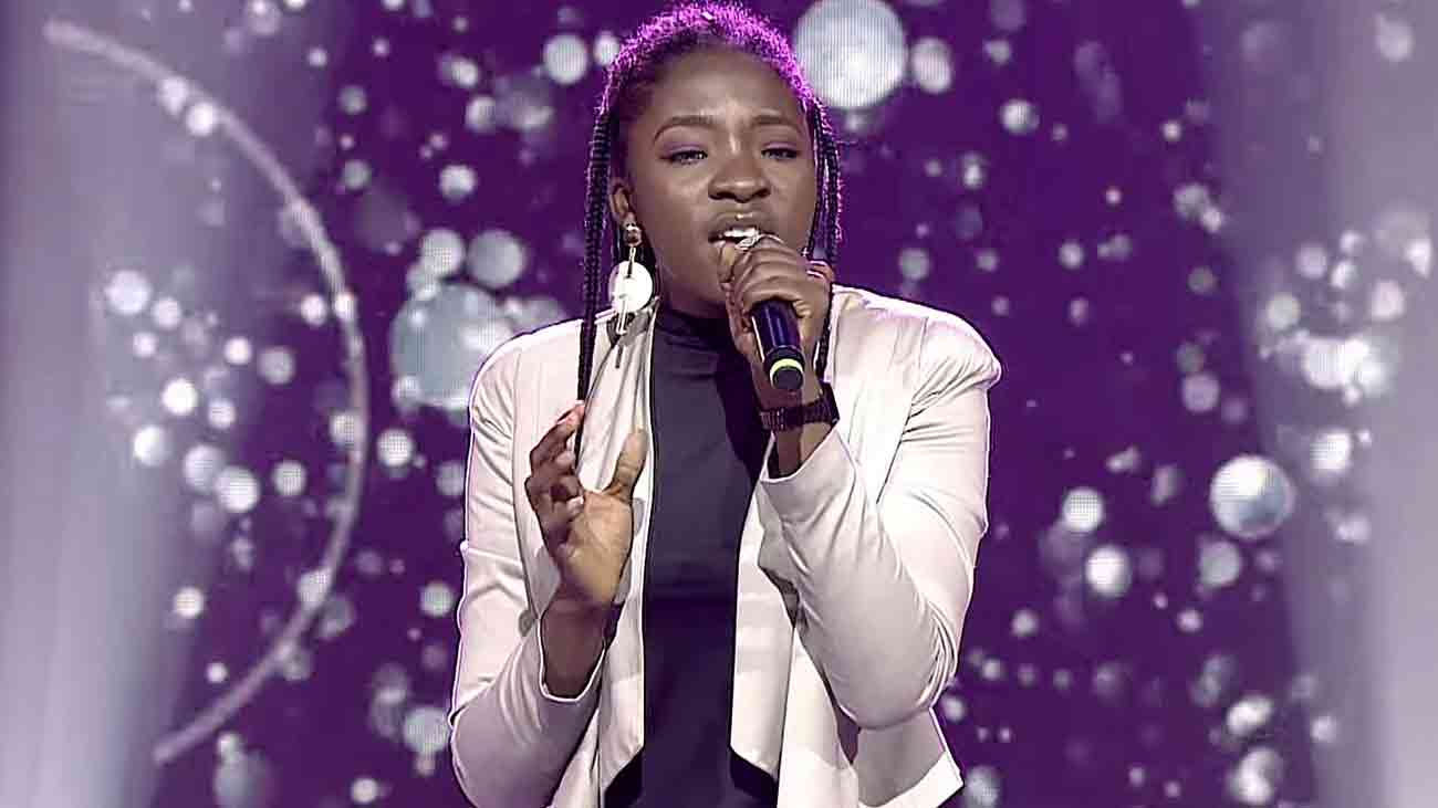 کوبرا سانپ کے ڈسنے سے معروف گلوکارہ انتقال کر گئیں