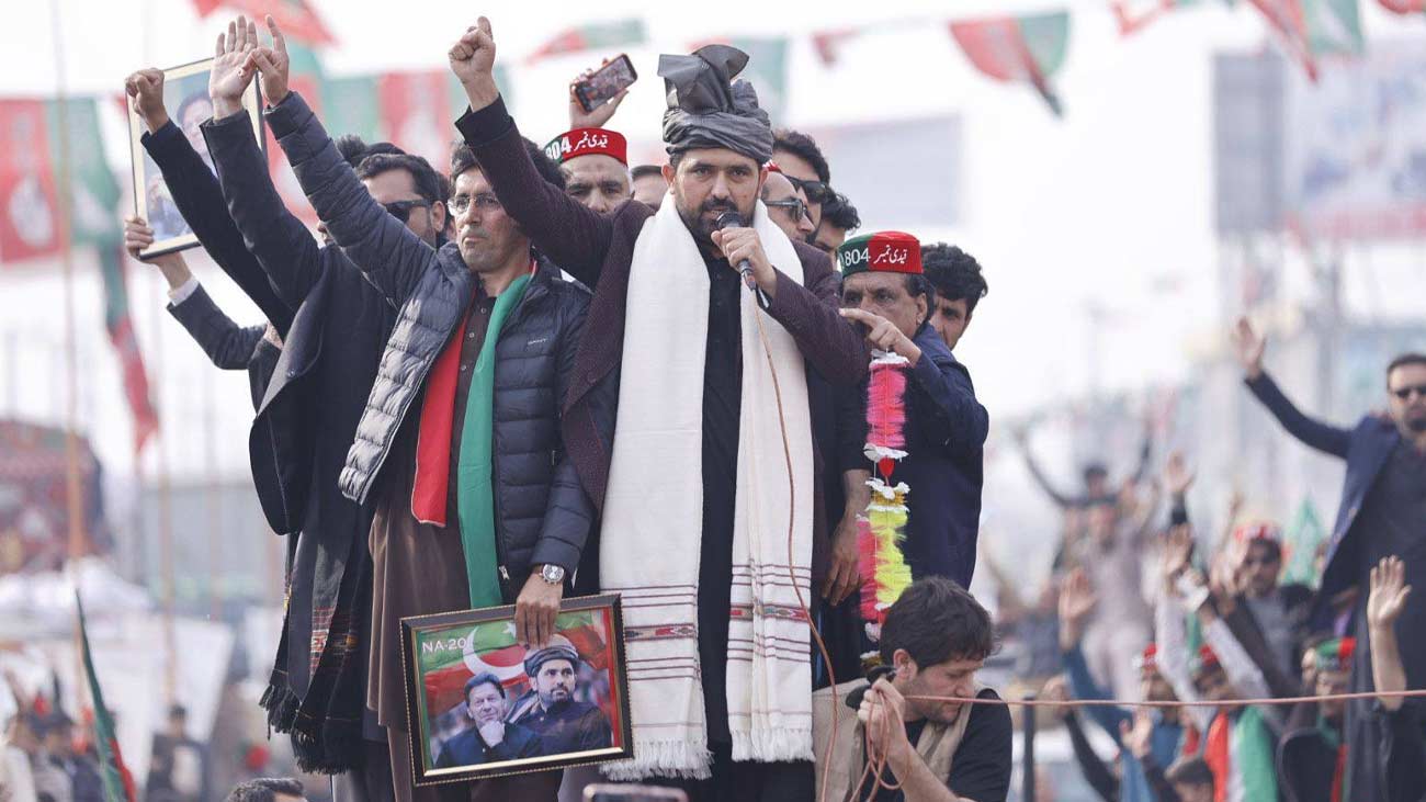 پاکستان تحریک انصاف کا لانگ مارچ کا فیصلہ