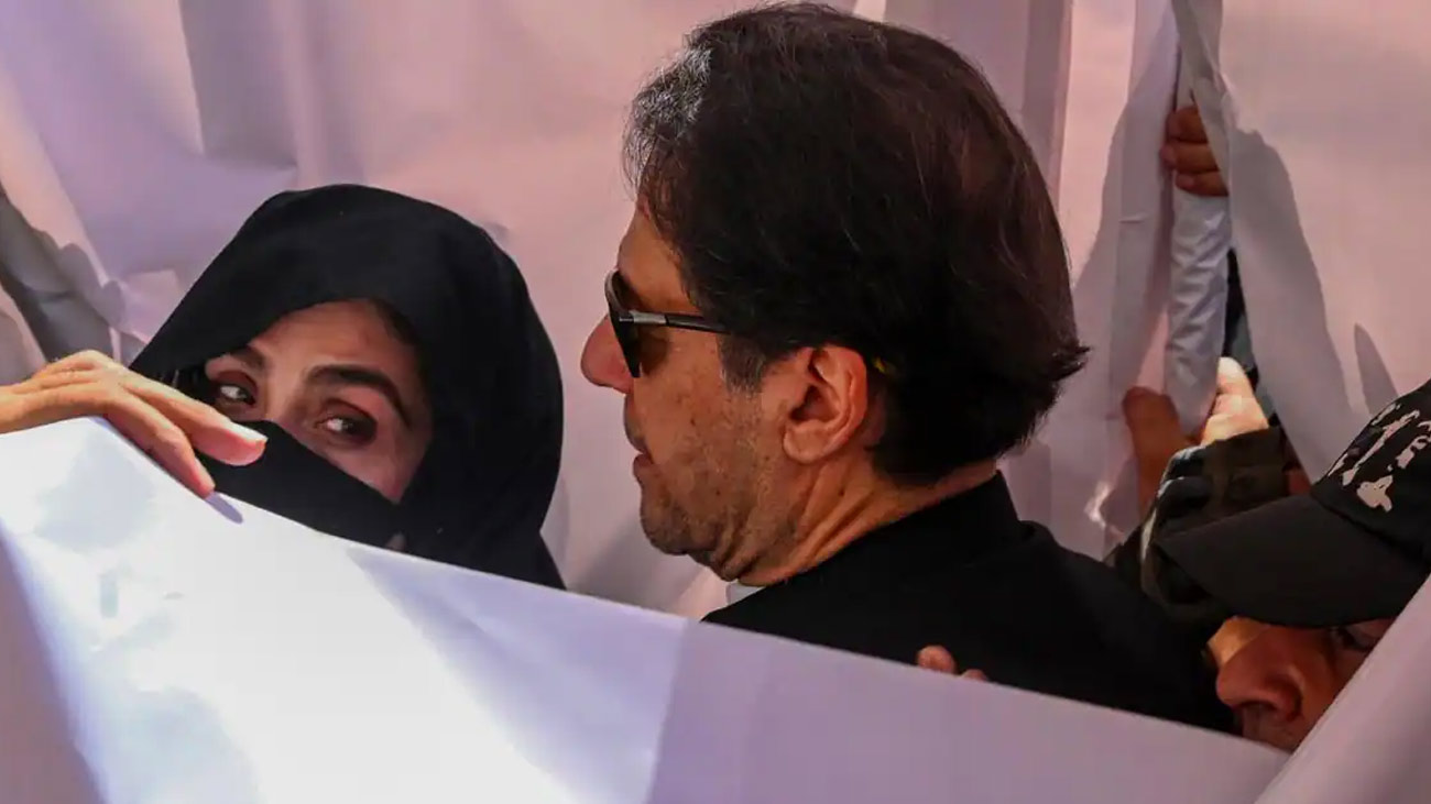 سابق وزیراعظم عمران خان کی اہلیہ سے ملاقات کرا دی گئی