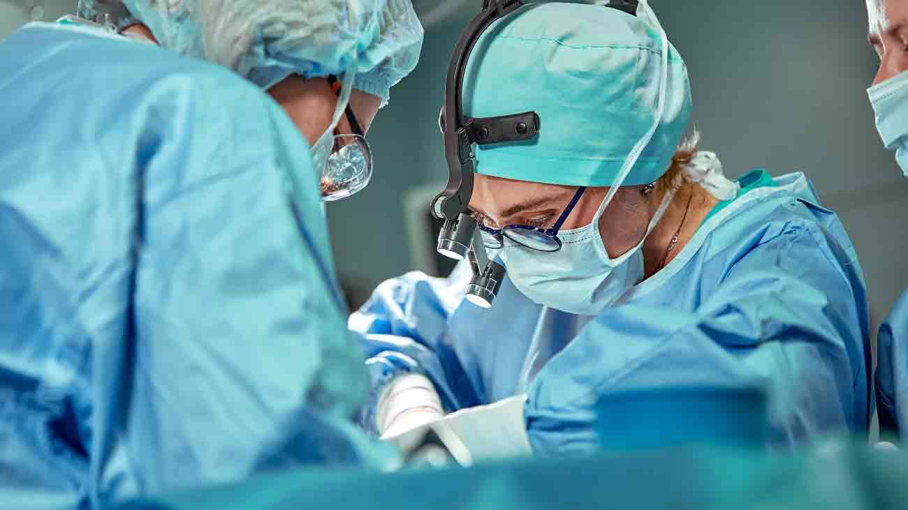 ڈاکٹر کی غفلت ، عابدہ پروین نامی خاتون جان کی بازی ہار گئیں