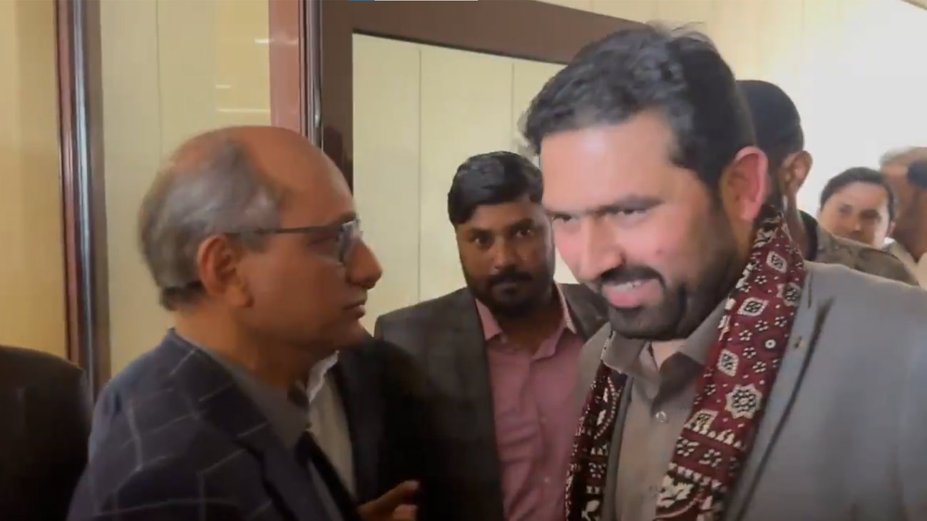 سہیل آفریدی کی کراچی آمد، سعید غنی نے استقبال کیا