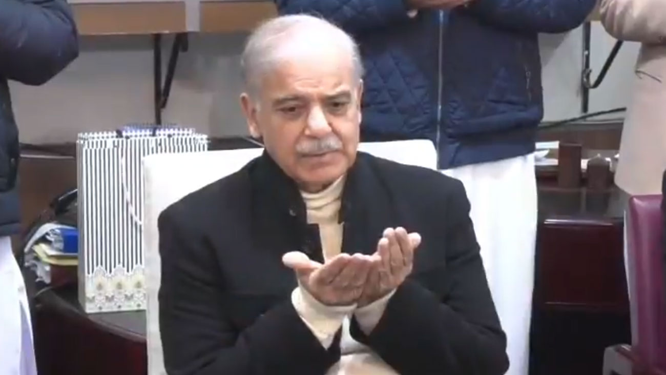 وزیراعظم کی مولانا فضل الرحیم کی تعزیت کیلئے جامعہ اشرفیہ آمد