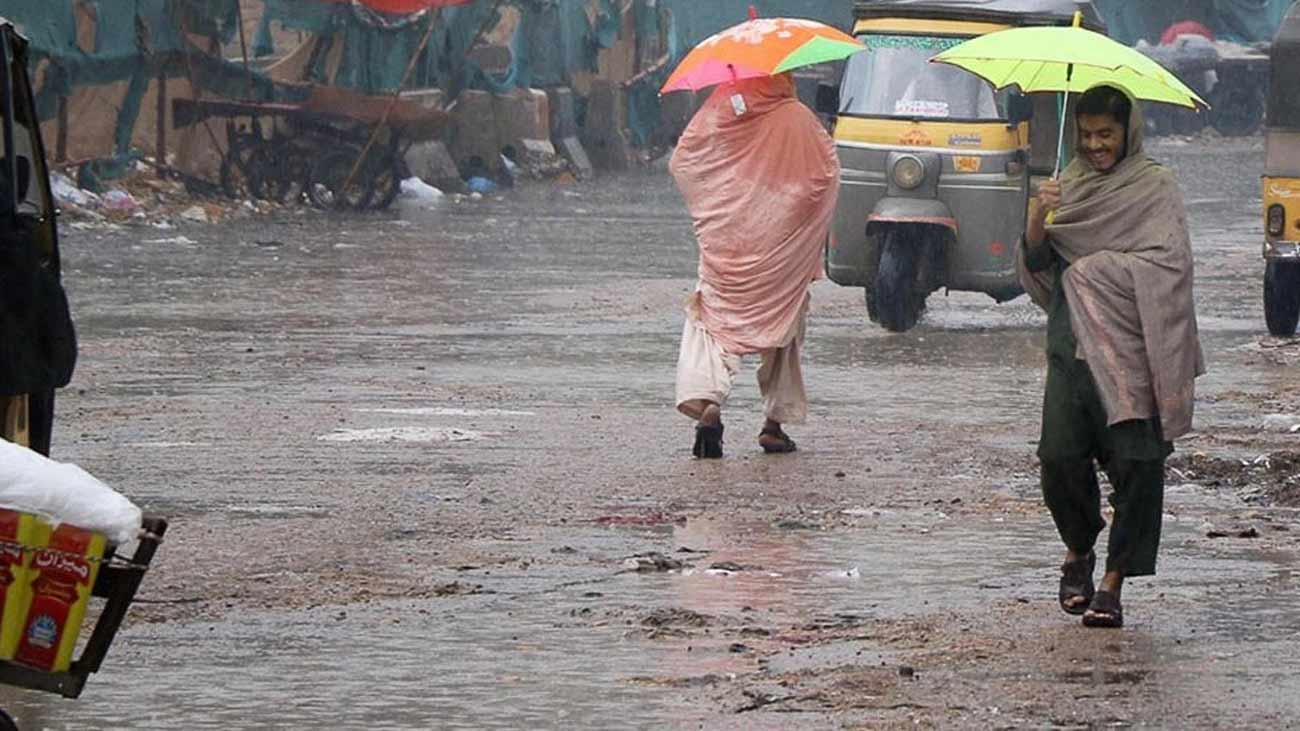 پراونشل ڈیزاسٹر مینجمنٹ اتھاٹی (پی ڈی ایم اے ) پنجاب نے صوبے کے بیشتر اضلاع میں بارش اور سردی کی شدت میں اضافے بارے نیا الرٹ جاری کر دیا۔