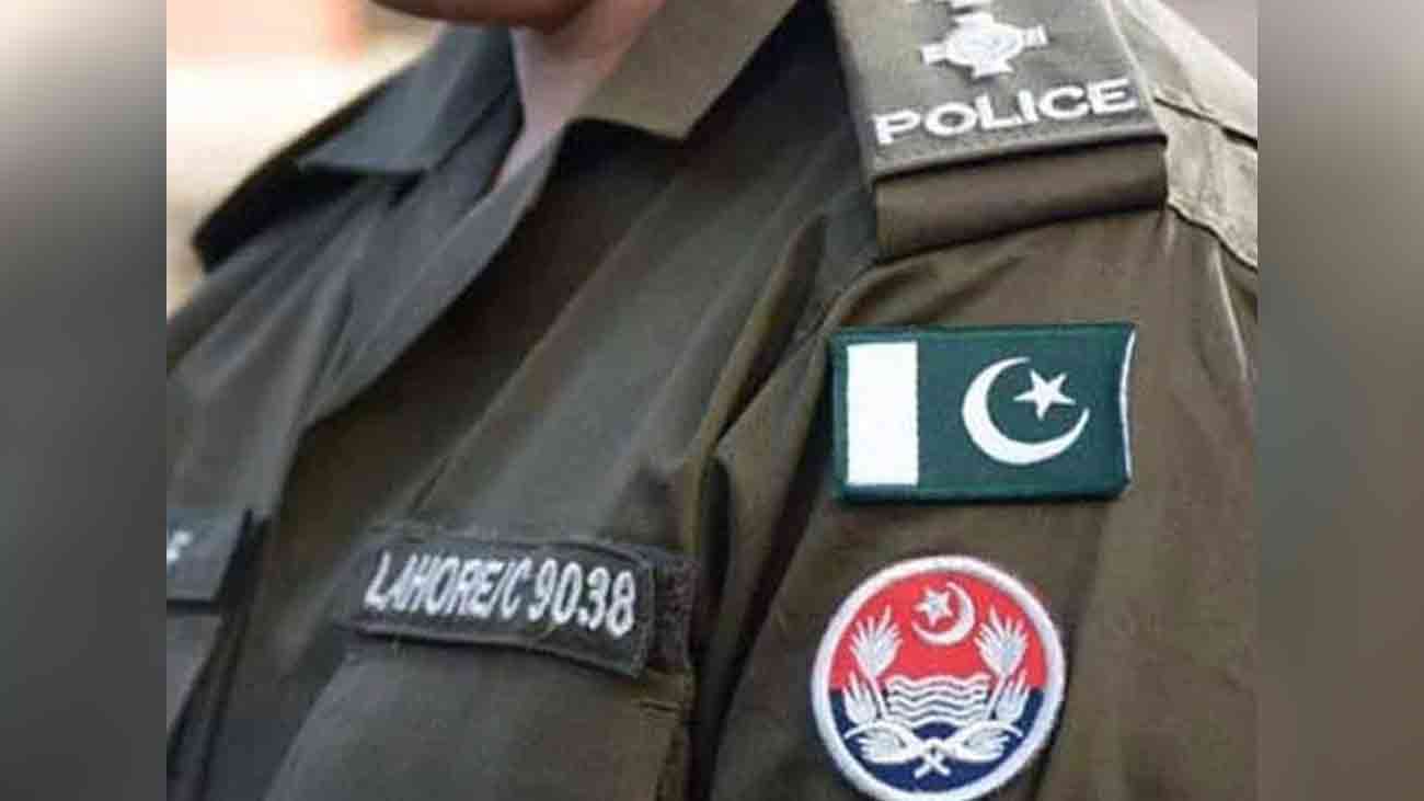 پولیس اہلکار