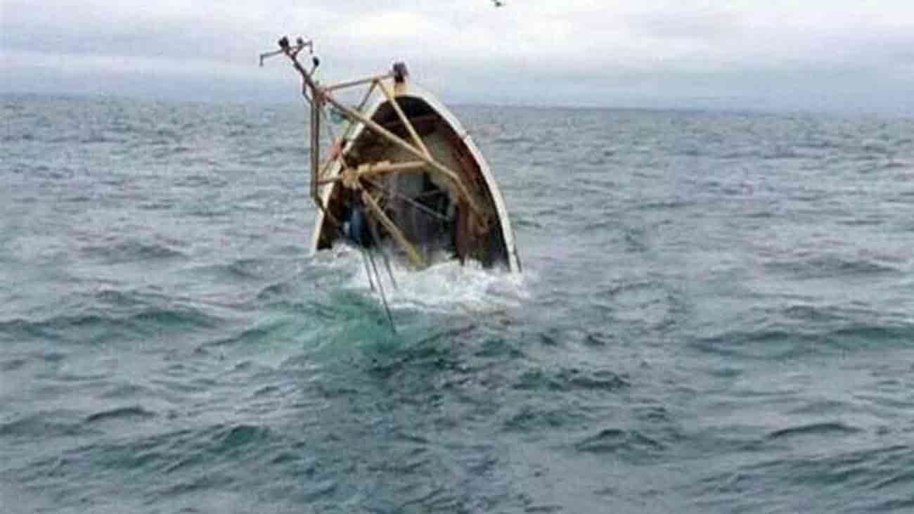 کراچی: سمندر میں کشتی الٹ گئی، 10 افراد ڈوب گئے
