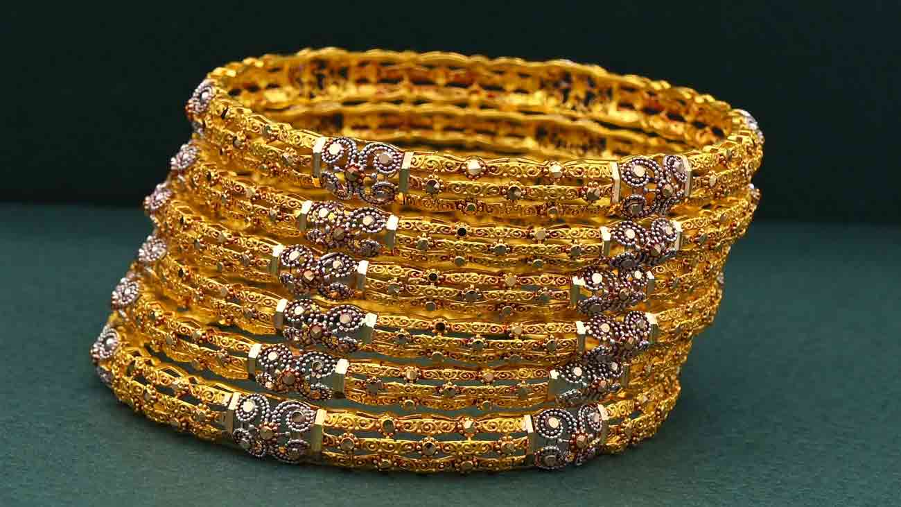 پاکستان میں سونے اور چاندی کی قیمتیں ریکارڈ سطح پر پہنچ گئیں