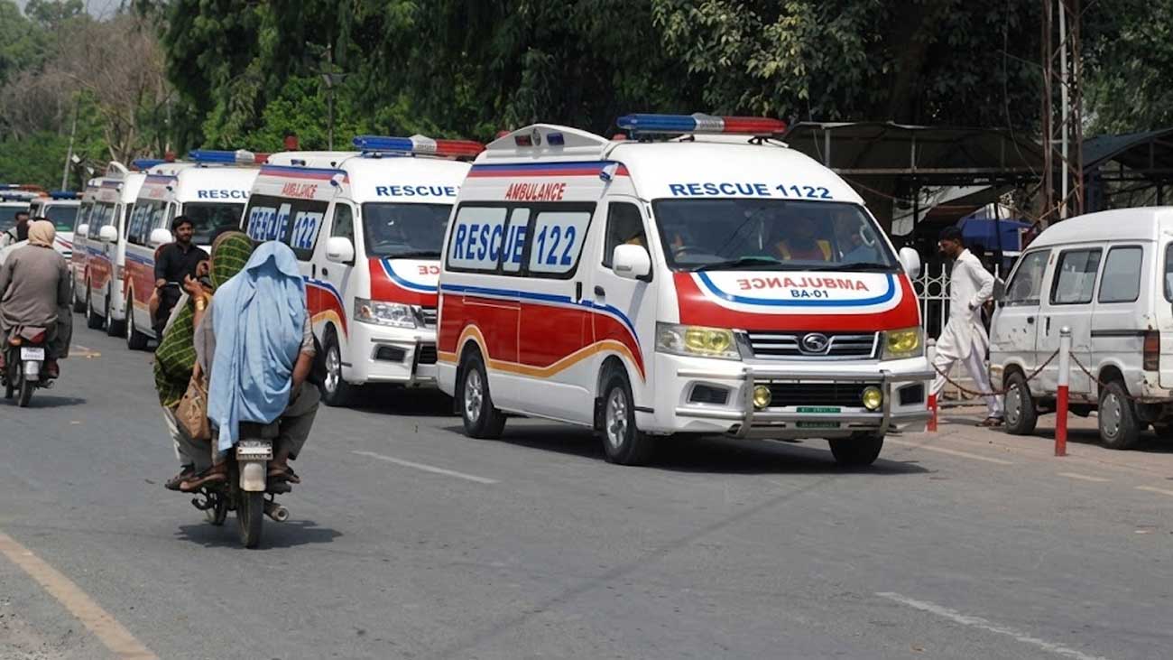 نارنگ منڈی میں خوفناک ٹریفک حادثے کے نتیجے میں 8 افراد جاں بحق جبکہ متعدد زخمی ہو گئے۔