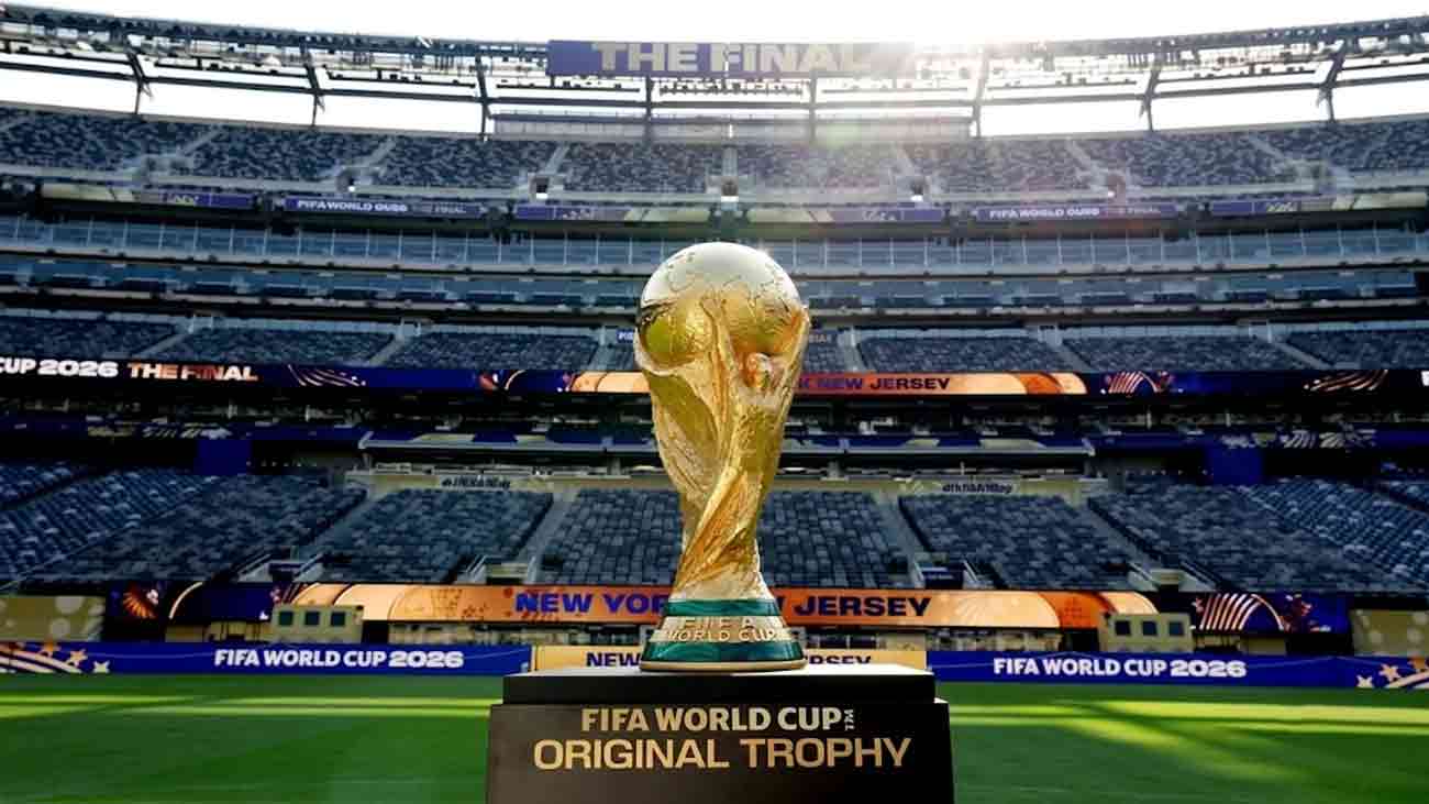 ورلڈ کپ جیتنے کے باوجود اصل ٹرافی کیوں نہیں ملتی؟ حیران کن وجہ جانیے