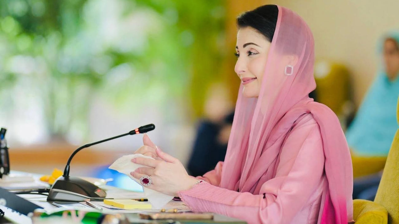 وزیراعلیٰ پنجاب مریم نواز نے کہا ہے اپنی عوام کو اپنے ہی وسائل سے ریلیف دیں گے، گزشتہ برسوں کی طرح عوام کی امنگوں پر پورا اتریں گے۔