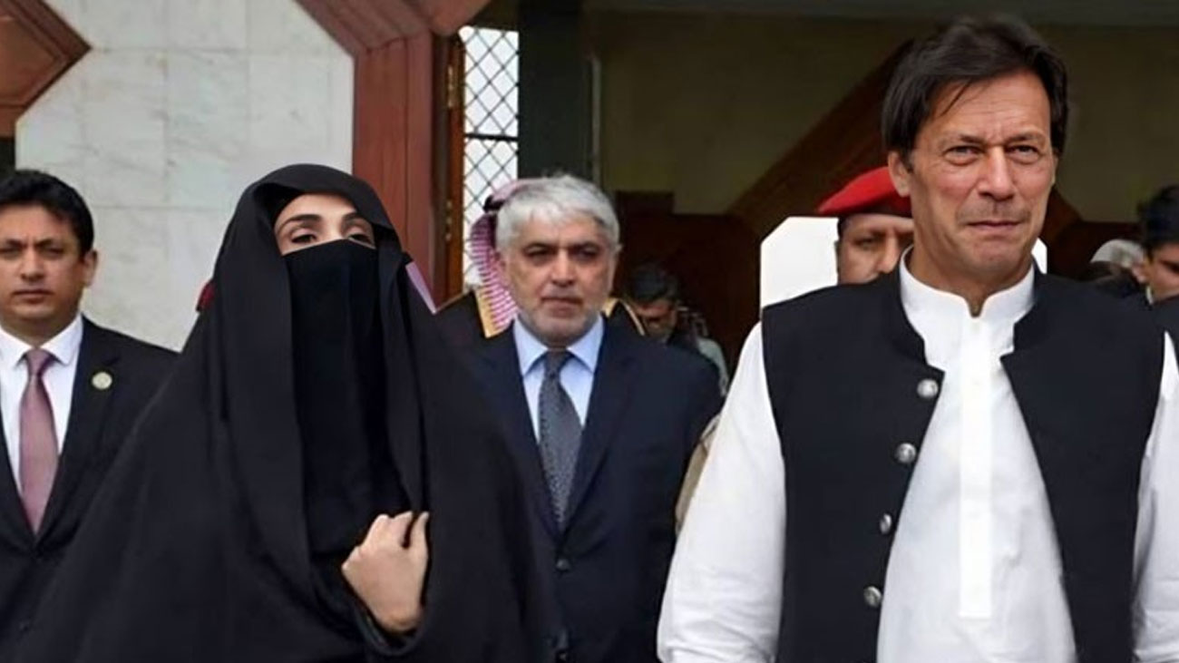 بانی پاکستان تحریک انصاف (پی ٹی آئی) و سابق وزیراعظم عمران خان اور ان کی اہلیہ و سابق خاتون اول بشریٰ بی بی کی اڈیالہ جیل میں ملاقات کروا دی گئی۔