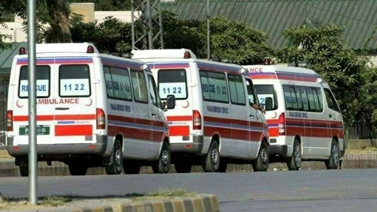 رحیم یار خان میں بینظیربھٹو انکم سپورٹ کی امدادی رقم لینے کے لئے آنے والی 8 خواتین چھت گرنے سے جان بحق جبکہ متعدد زخمی ہو گئیں۔