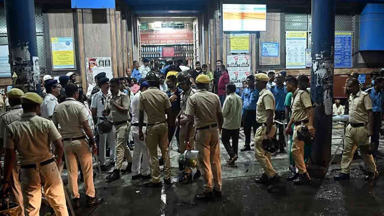 19 Dead 25 Injured India
