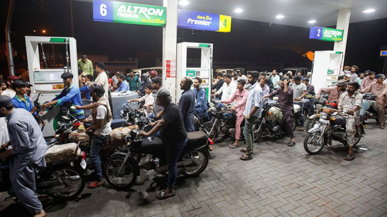 پیٹرولیم مصنوعات کی قیمتوں میں اضافہ/فائل فوٹو