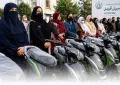خیبرپختونخوا حکومت کی خواتین کو مفت الیکٹرک سکوٹیز دینے کی منظوری