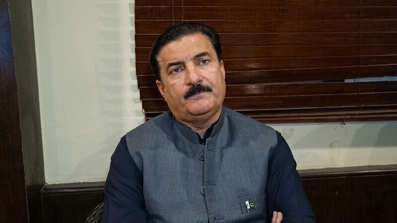 گورنر خیبرپختونخوا فیصل کریم کنڈی
