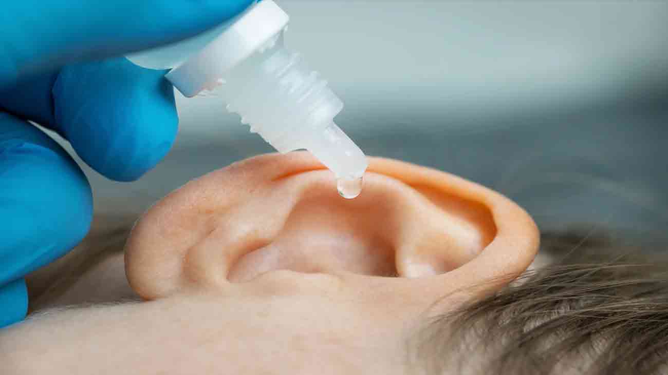 کیا روزے کی حالت ميں کان ميں دوا ڈال سکتے ہیں؟