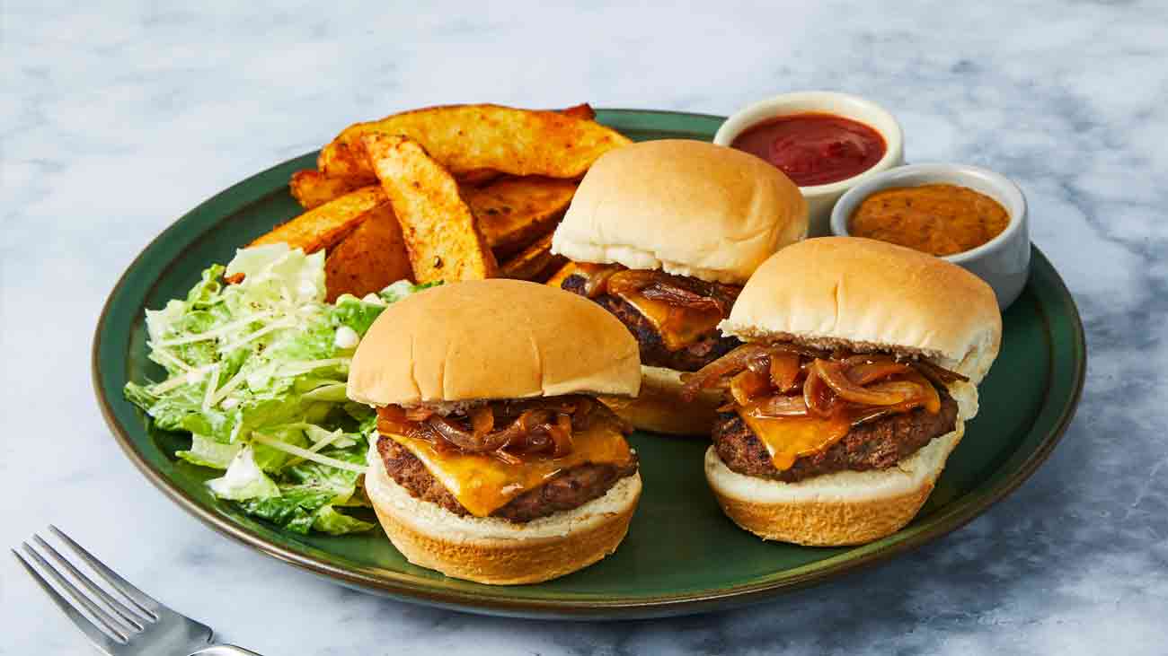 افطار کے لیے مزیدار چیز برگر سلائیڈرز کی ترکیب