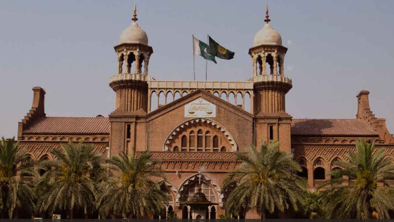 لاہور ہائیکورٹ کے صنم جاوید کی پولیس افسران کے خلاف دائر توہین عدالت کی درخواست پر نوٹسز جاری