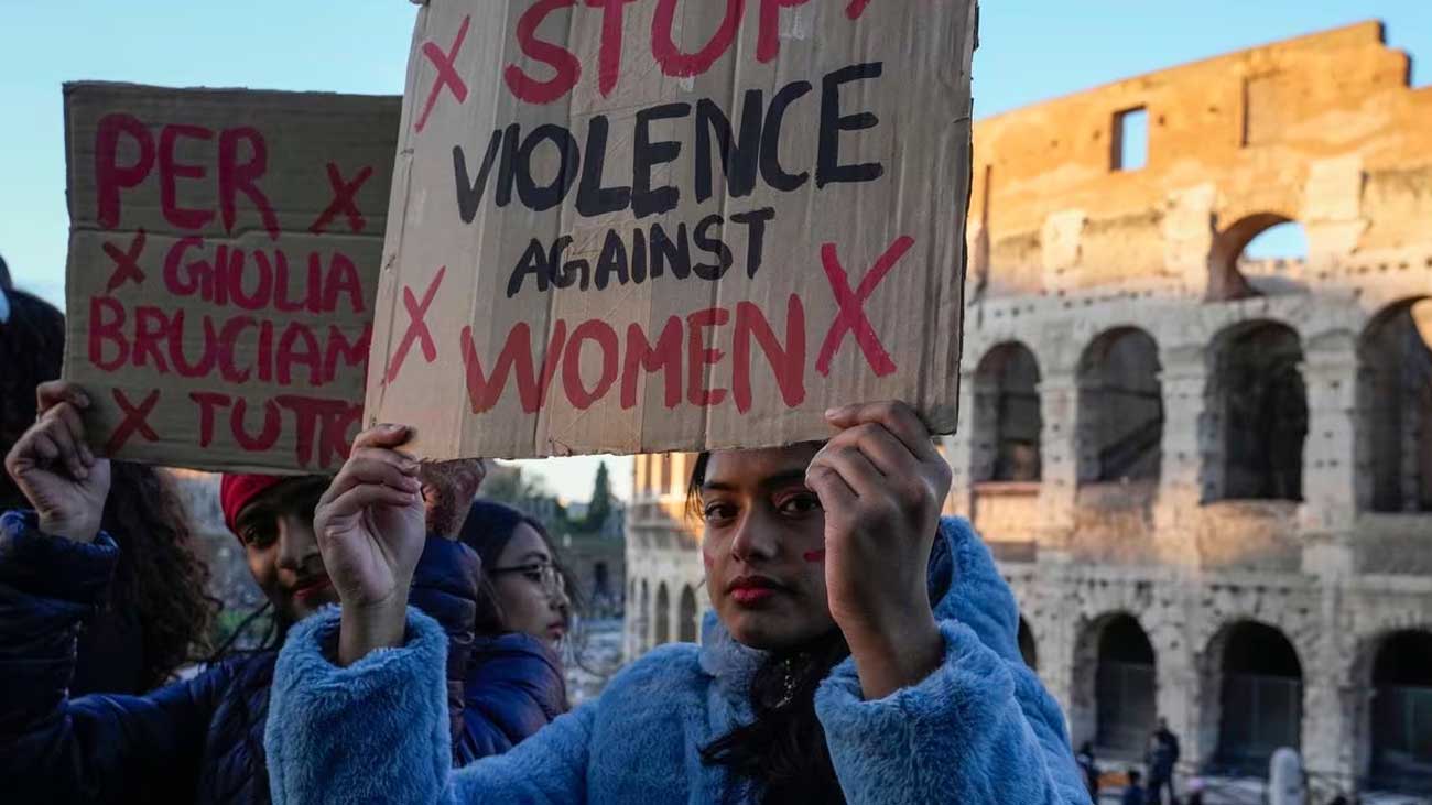 اٹلی میں خواتین پر تشدد کے خلاف احتجاج