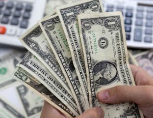 انٹربینک میں امریکی ڈالر 37 پیسے سستا/ فائل فوٹو