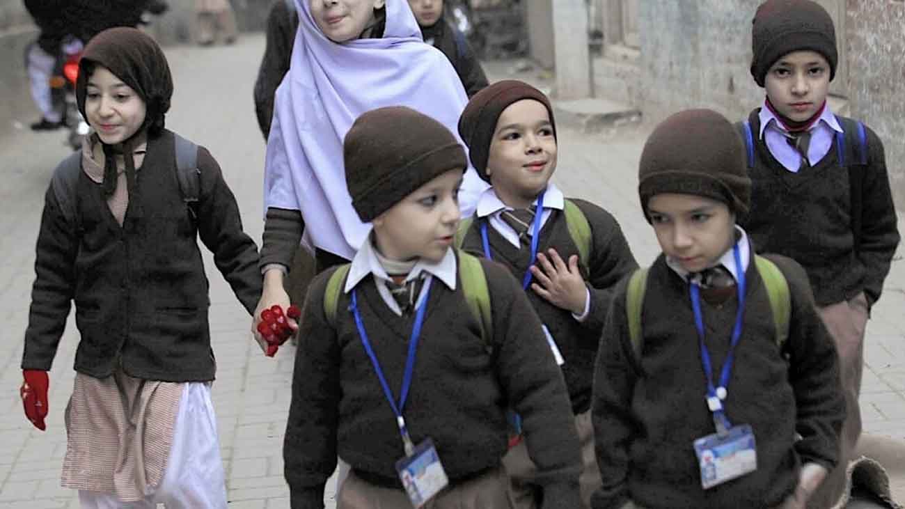 Due to the extreme cold weather in Punjab, the provincial government has extended by a week the winter vacations for playgroup to Class I