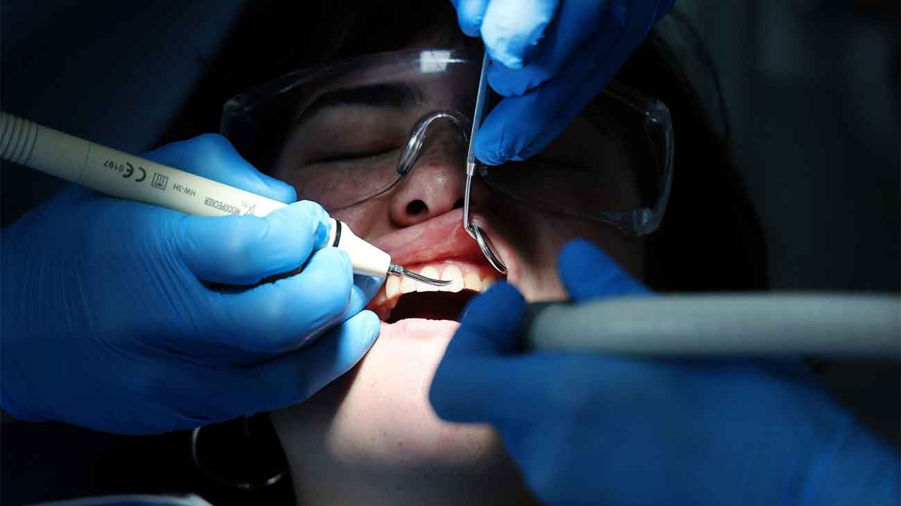 دانت کے کیڑے کا غلط علاج،ڈینٹسٹ کو 42 لاکھ روپے جرمانہ